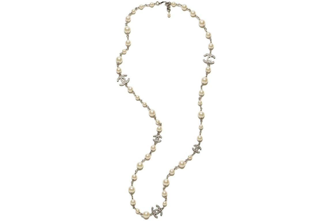 Chanel CC Logo Long Necklace Rhinestone Necklace Silver/Pearl (A36121)